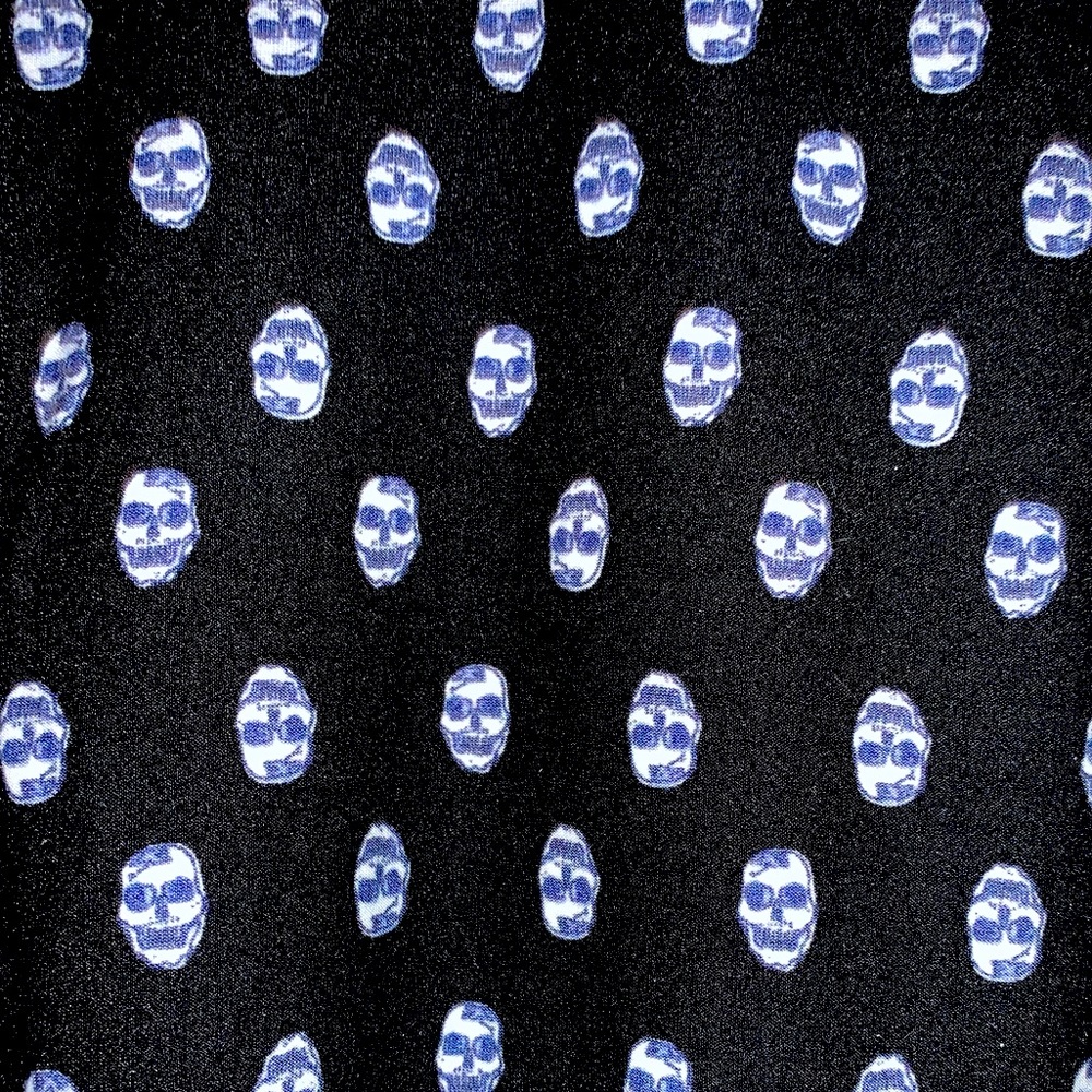 LuLaRoe OS Black Skull Leggings